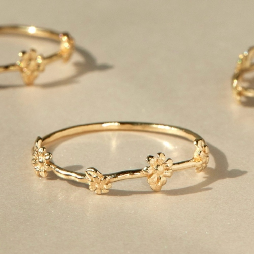 Catbird Flower Garland Ring, Petite size 7 perfect condition! Yellow Gold - Picture 9 of 10